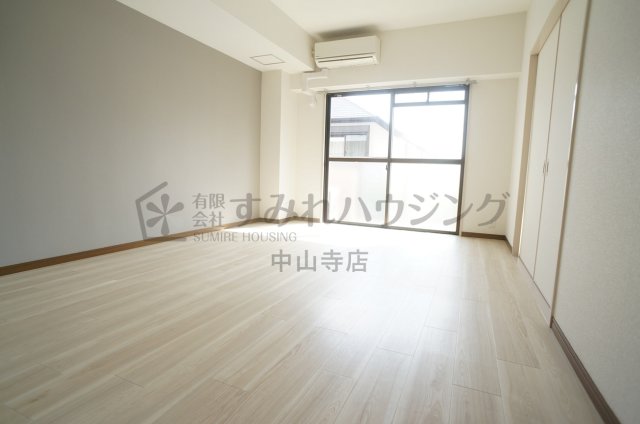 居室・リビング　参考、同建物・同間取りの号室