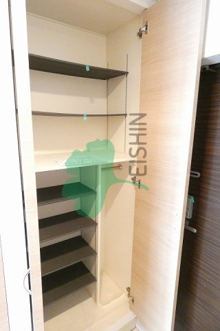 玄関　下駄箱もしっかりついてます！
