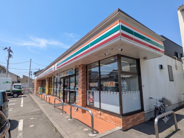 コンビニ　セブンイレブン天神町店（コンビニ）まで70m