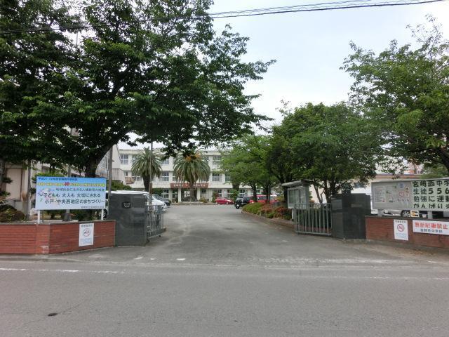 中学校　宮崎西中学校（中学校）まで700m