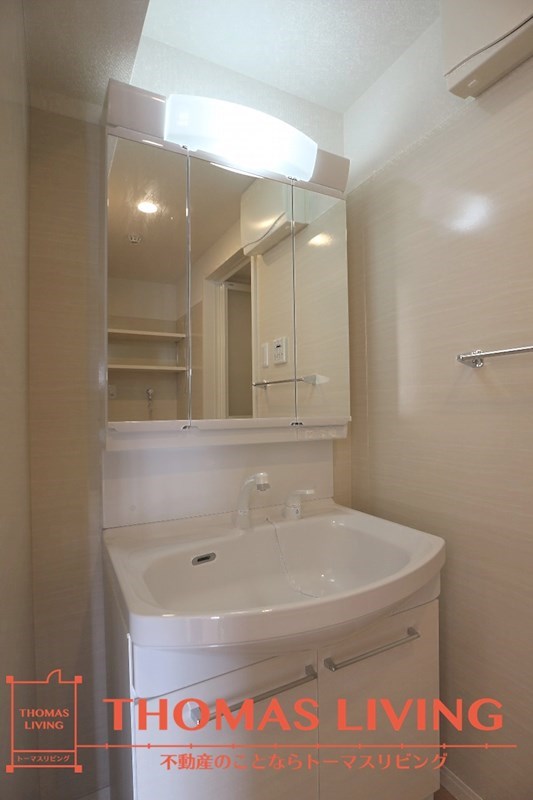 洗面設備　実際の写真を準備中の為、同じ建物の別室写真です。参考下さい。