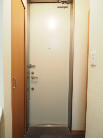 玄関　ヴェルデ井草　※同物件別部屋の参考写真