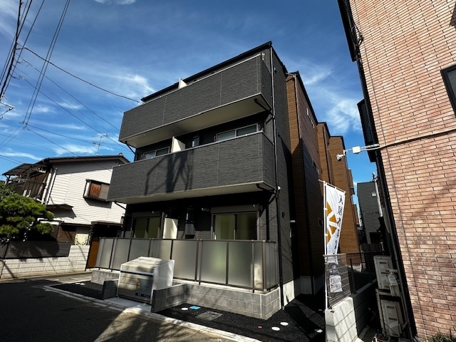 建物外観　２０２４年築