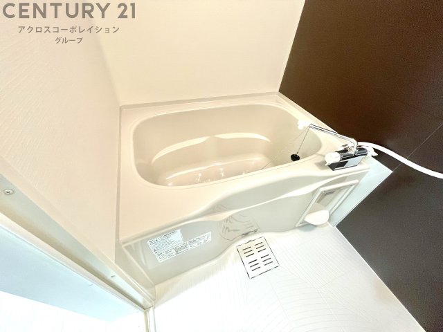 バス・シャワールーム　浴室乾燥機付きで便利です！