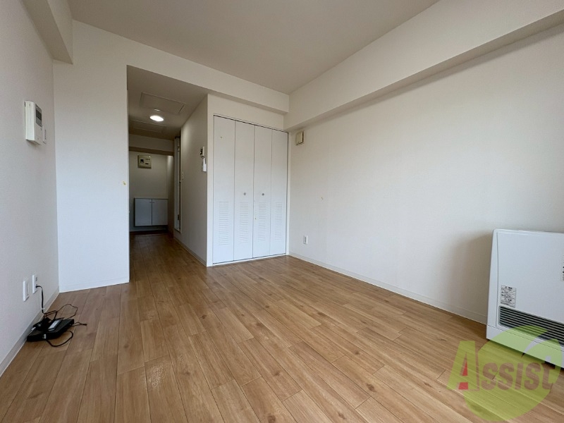 その他部屋・スペース　こちらのお部屋は光が差し込む、温かみのあるお部屋です。