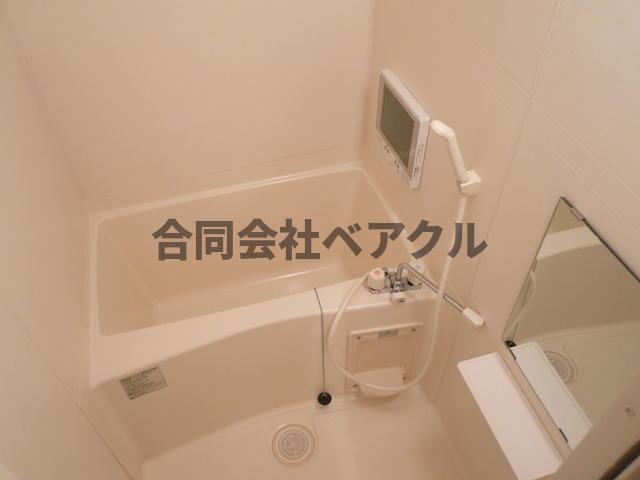 バス・シャワールーム　コンパクトで使いやすいお風呂です