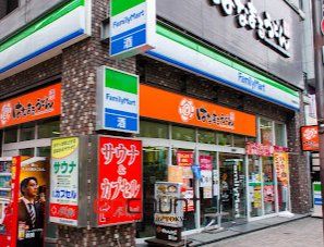 コンビニ　ファミリーマート水道橋西通り店（コンビニ）まで70m