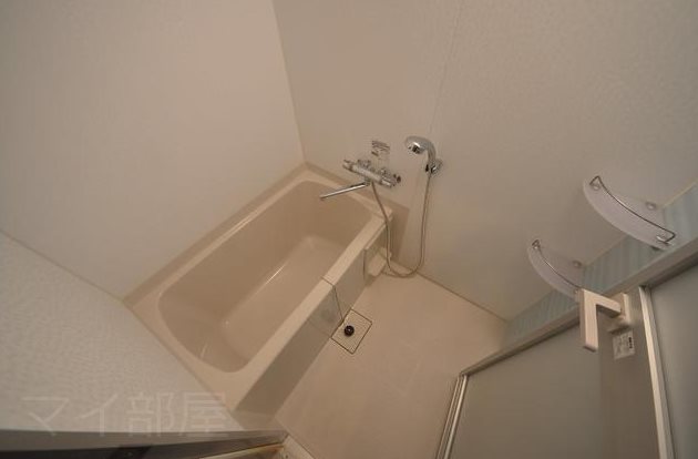バス・シャワールーム　※別部屋・参考画像