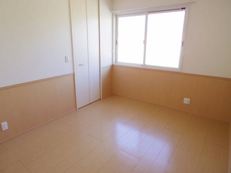 その他部屋・スペース　北側洋室もエアコン完備です。