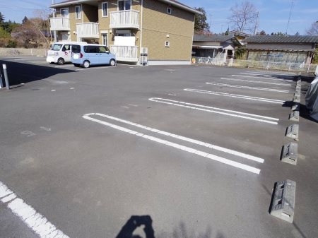 駐車場　駐車場2台無料です♪