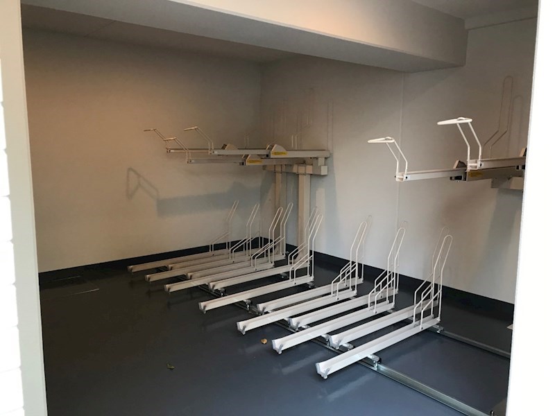 ロビー　駐輪場