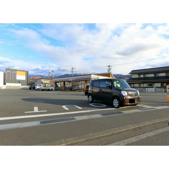 コンビニ　セブンイレブン中野市江部北店（コンビニ）まで375m