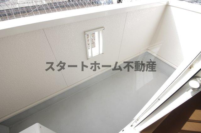 バルコニー　お洗濯にも便利なバルコニー付き