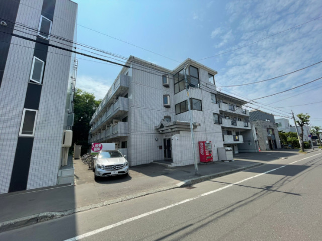 建物外観　札幌市北区北１９条西「ホワイトパレス」