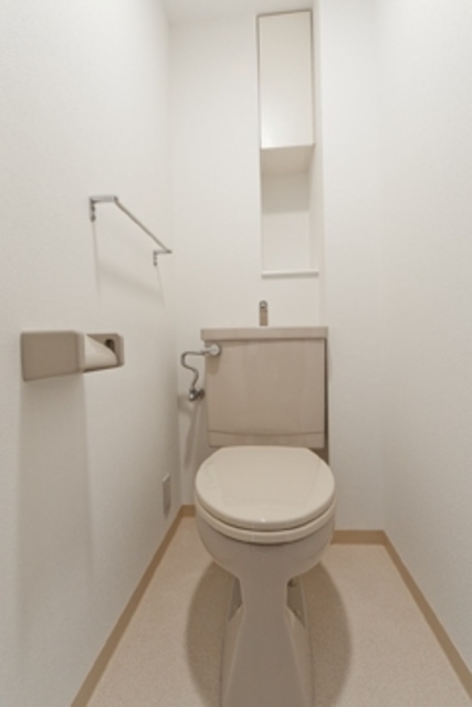 トイレ　※写真は同タイプ住戸です。