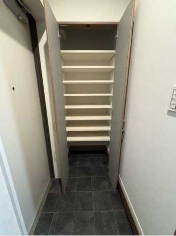 玄関　別部屋の参考写真です。