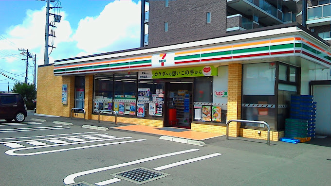 コンビニ　セブンイレブン 海老名かしわ台駅前店（コンビニ）まで683m