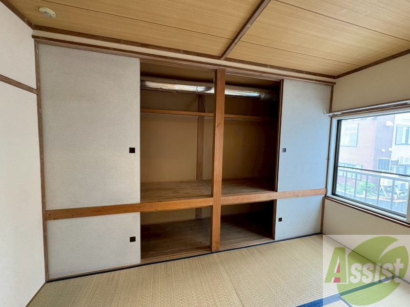 収納　寝室の収納です。部屋がすっきり片付きます。