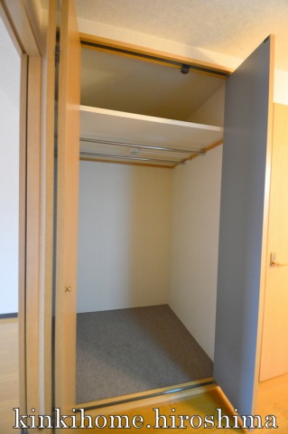 収納　写真は別のお部屋です。
