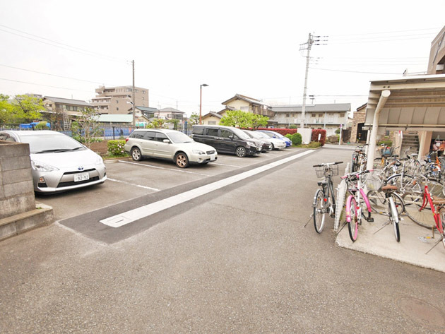 駐車場　駐車場