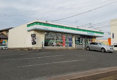 コンビニ　ファミリーマート 大村長崎空港通り店（コンビニ）まで550m