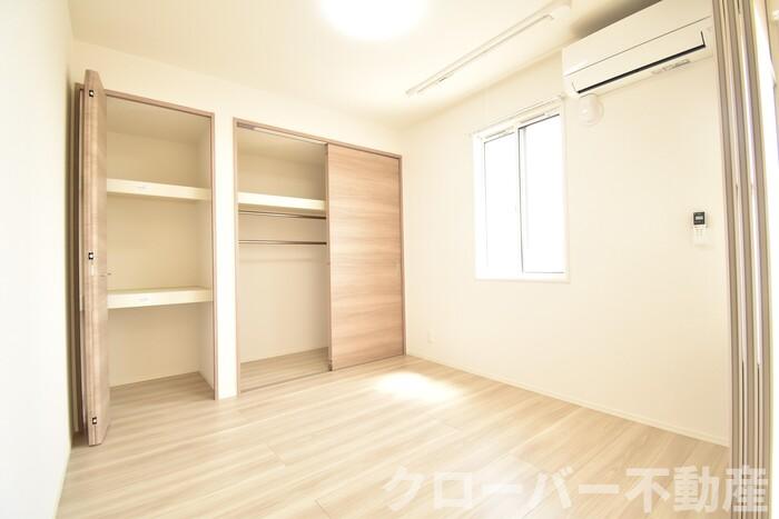 収納　洋室４．５帖
