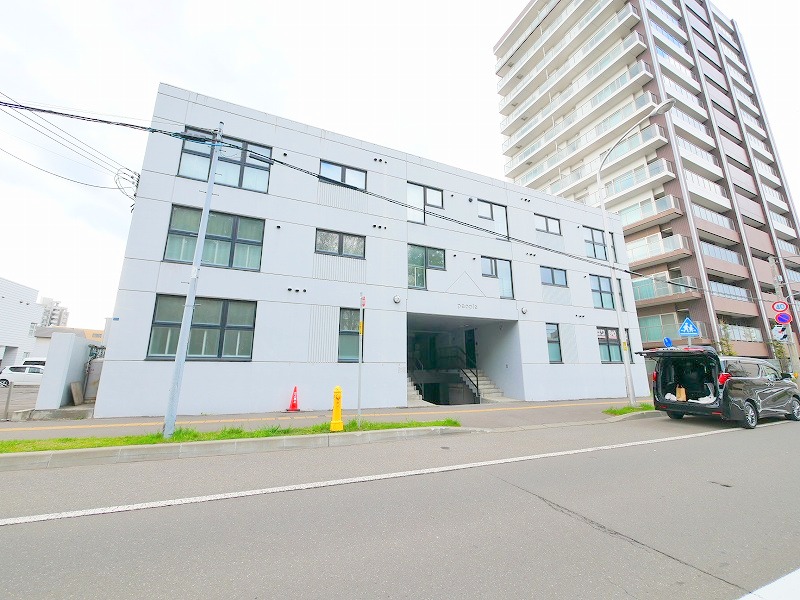 建物外観　緑が多い閑静な住宅地に建つマンションです♪