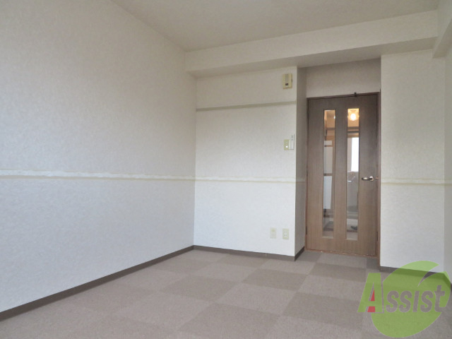 その他部屋・スペース　ベッドを置けば、寝室の出来上がりですねー