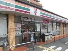 コンビニ　セブンイレブン寝屋川黒原新町店（コンビニ）まで298m