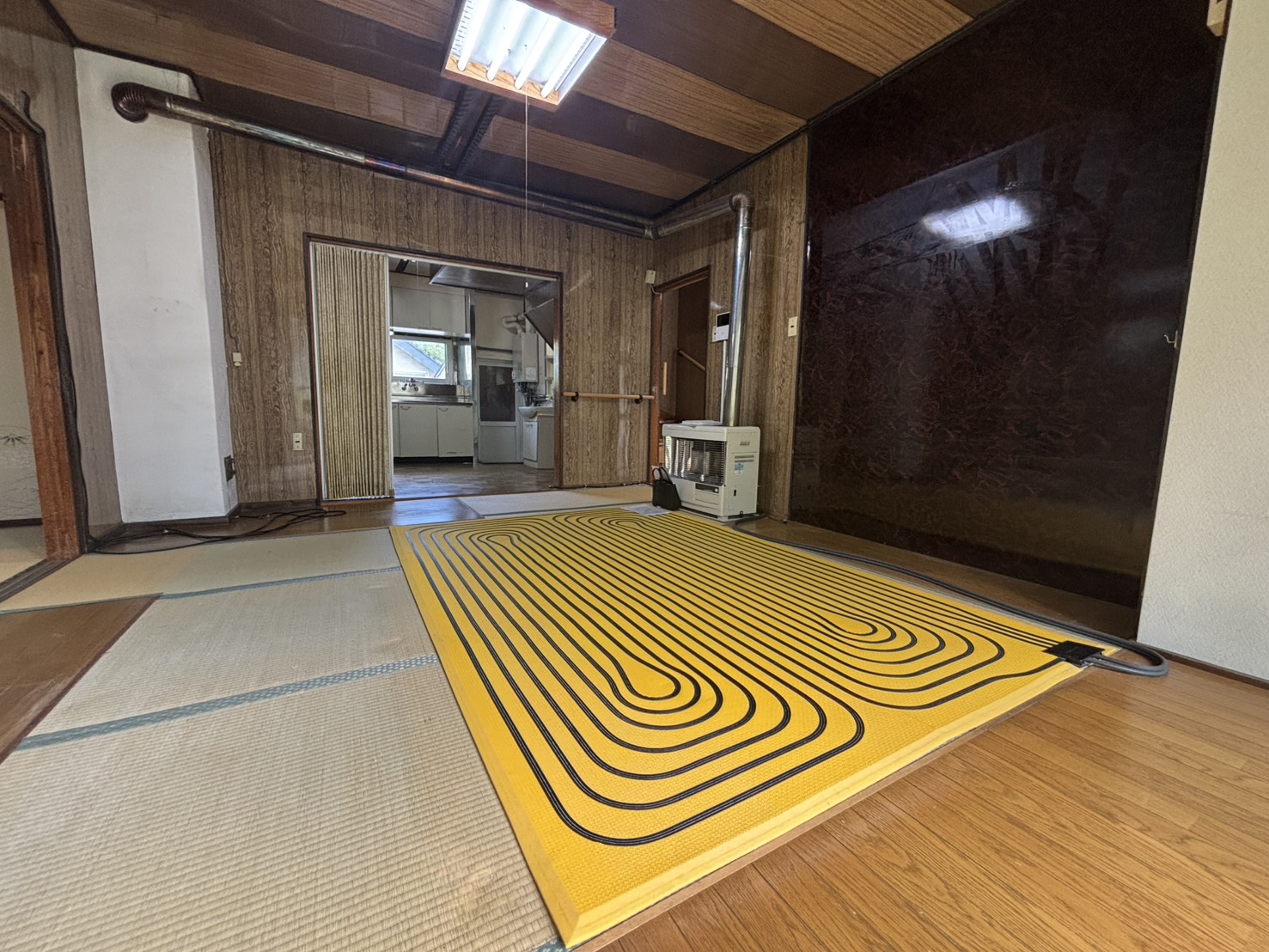 室蘭市小橋内町2丁目戸建ての居間写真