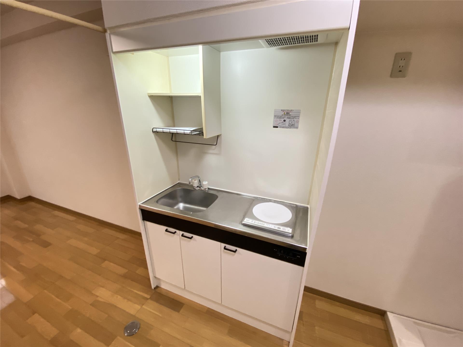 キッチン　収納棚＆1口コンロ付きのキッチン♪
