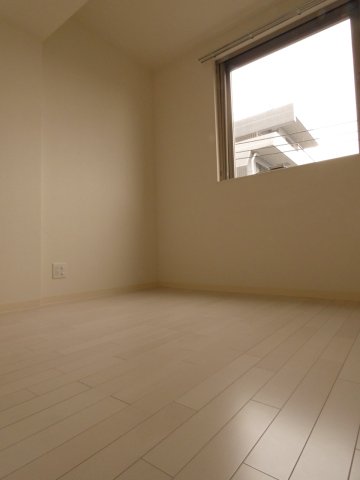 その他部屋・スペース　清潔感のあるフローリングのお部屋です