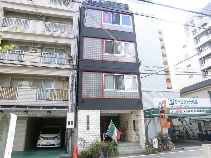 建物外観　シャープなデザインが印象的な洗練の住まい