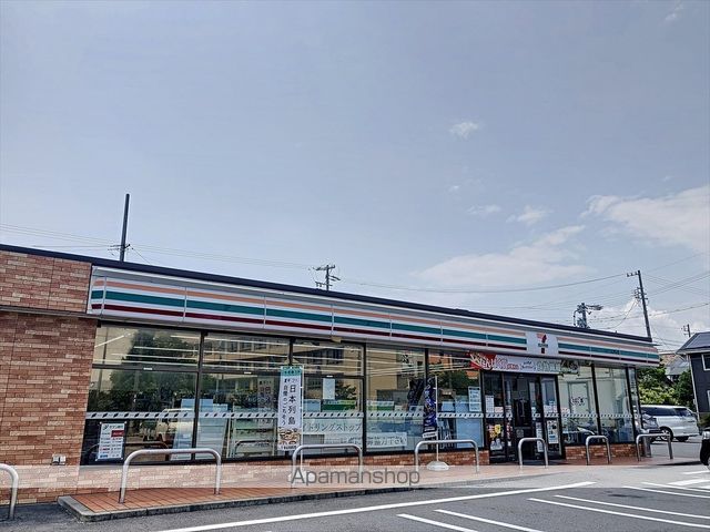 コンビニ　セブンイレブン（コンビニ）まで354m
