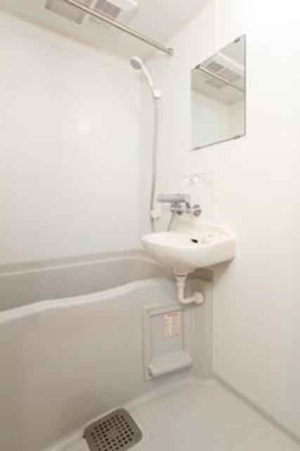 バス・シャワールーム　※写真は同タイプ住戸です。