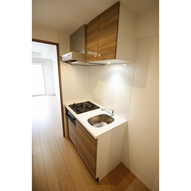 キッチン　別部屋参考写真となります