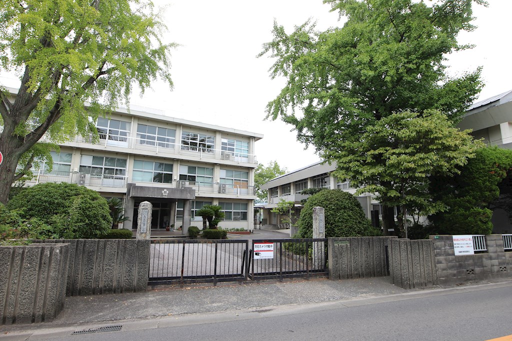 小学校　粕屋町立大川小学校（小学校）まで203m
