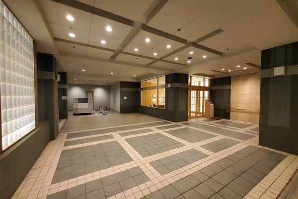 駐車場　車寄せ