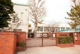 中学校　新宿区立四谷中学校（中学校）まで2551m