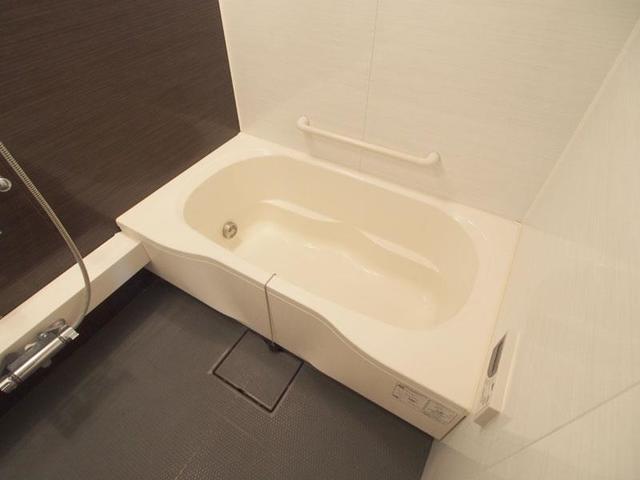 バス・シャワールーム　※写真は同タイプ住戸です。