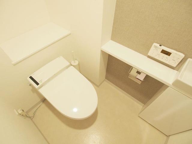 トイレ　※写真は同タイプ住戸です。