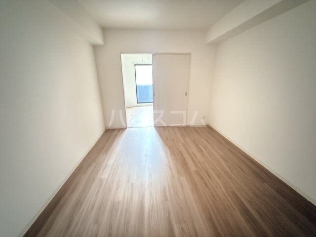 ソリティア梅小路の居間写真