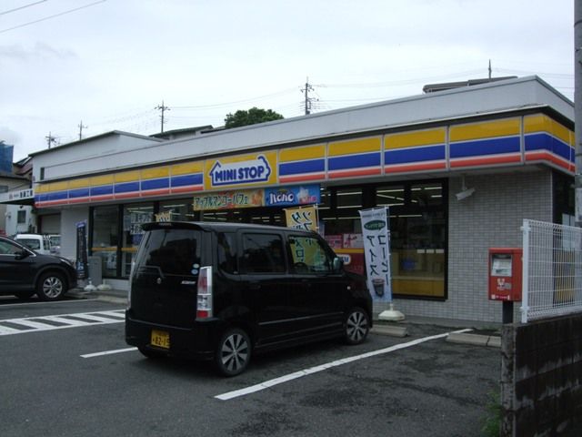 コンビニ　ミニストップ（コンビニ）まで300m