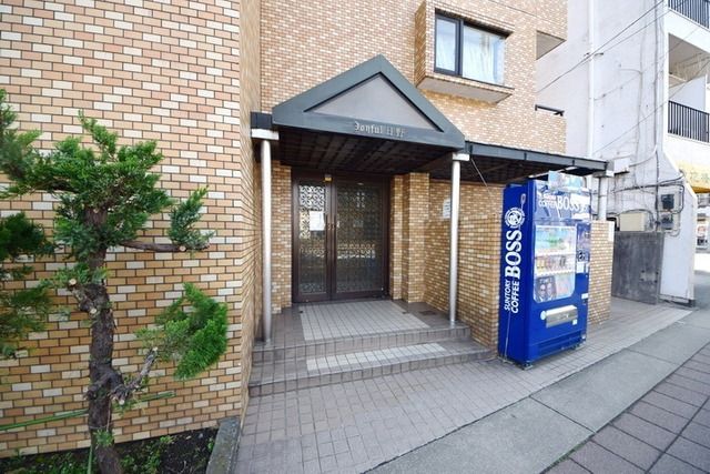 エントランス　★お部屋探しは株式会社タウンハウジング東京まで★