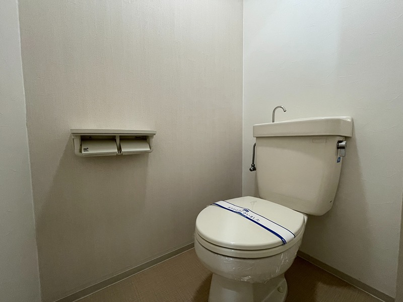 トイレ　同タイプ参考写真