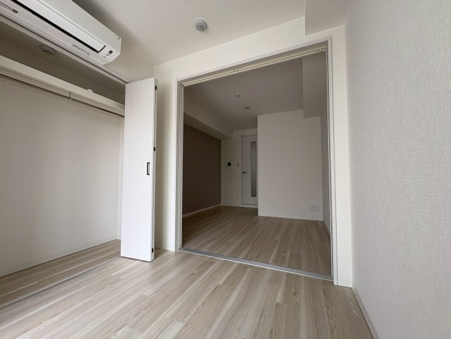 居室・リビング　※同建物の類似写真となります。