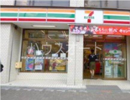 コンビニ　セブンイレブン文京本郷3丁目店（コンビニ）まで120m
