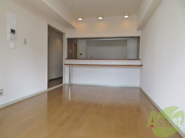 居室・リビング　陽の光が差し込む明るいお部屋は気持ちが良いですね。