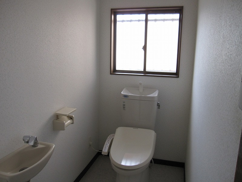 小林貸家のトイレ写真