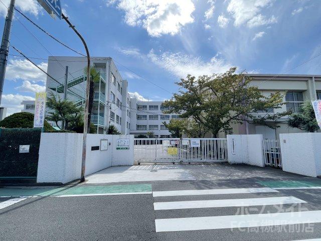 小学校　高槻市立冠小学校（小学校）まで693m